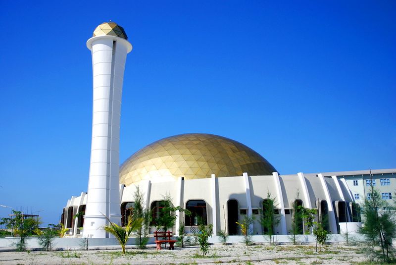 ملف:Mosque of Hulhumalé.jpg