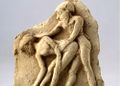 لوحة تراكوتا تصور رجل وامرأة في حالة جماع. من بلاد الرافدين، أوائل الألفية الثانية قبل الميلاد.