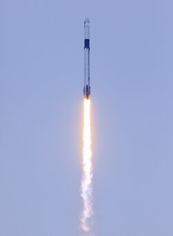 الصاروخ فالكون 9 يُطلق فريدم وأكسيوم-2 إلى محطة الفضاء الدولية.