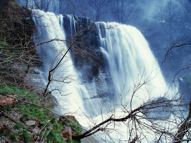 ملف:Batroun waterfalls.jpg