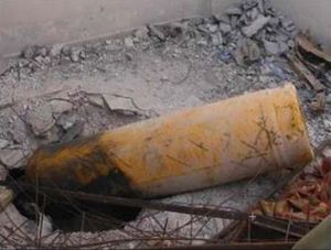 Cylinder with visible damage likely orginating from the Mesh.JPG