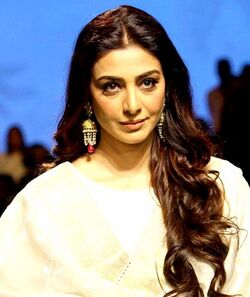 Tabu LFW 2017.jpg