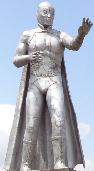 ملف:El Santo statue.jpg