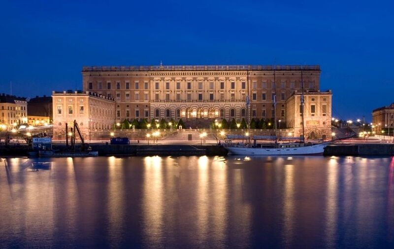 ملف:Stockholm Palace at night.jpg