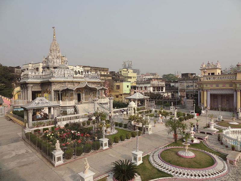 ملف:Calcutta Jain Temple 2.JPG