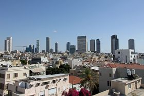 Skyline of Tel Aviv (34324506705).jpg