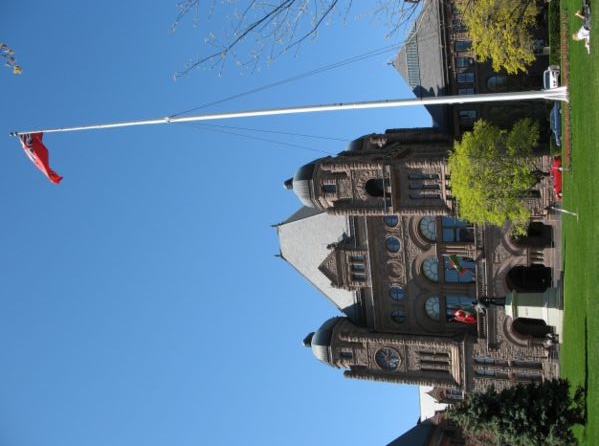 ملف:Ontario Legislative Assembly, Toronto, May 2006.jpg