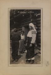 مهاجرون روثينيون إلى كندا، سنة 1911 بملابسهم التقليدية.