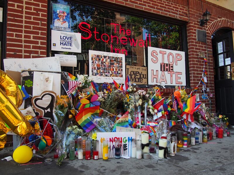 ملف:Stonewall Inn 15 pride weekend 2016.jpg