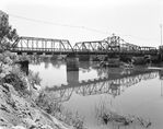 Gianella Bridge, Spanning Sacramento River at State Highway 32, Hamilton City vicinity (Glenn County, California).jpg