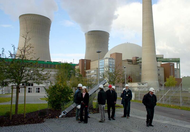 ملف:Nuclear plant at Grafenrheinfeld.jpg