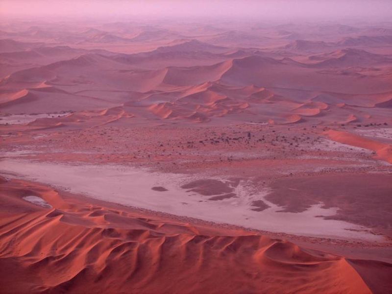 ملف:SAC Namibia-desert-1.jpg