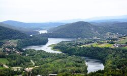 02022 0659 San river in Solina.jpg