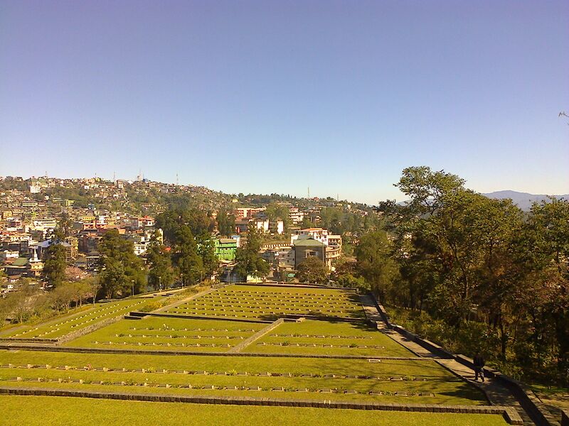 ملف:Kohima Cemetery.jpeg