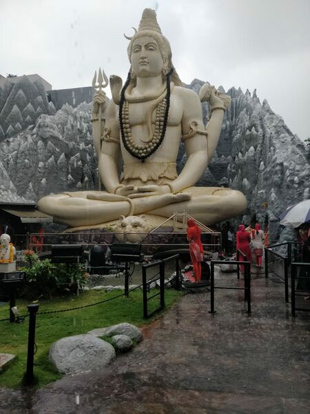 ملف:Shivoham Shiva Statue.jpg