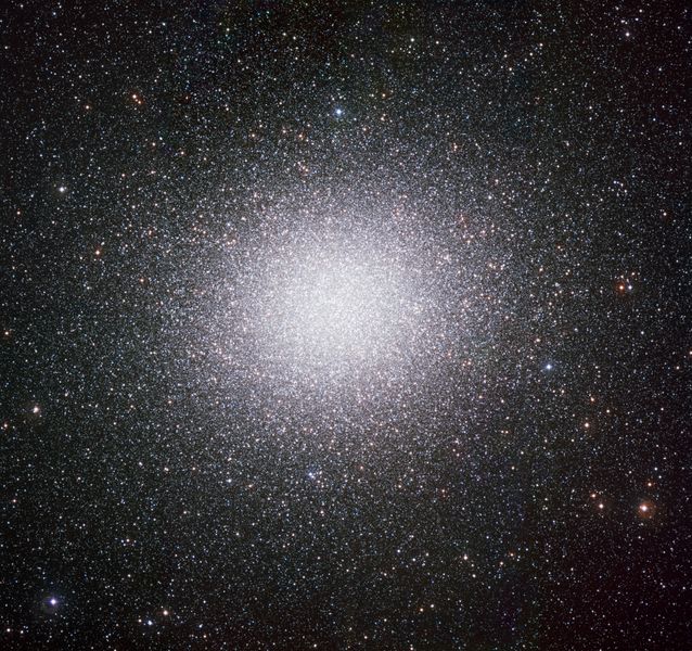 ملف:Omega Centauri by ESO.jpg