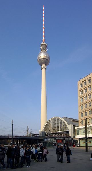 ملف:Berlin Alexanderplatz BW 3.jpg