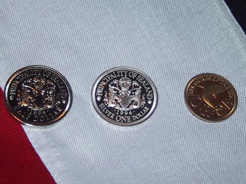 ملف:Sealand Coins Flag.jpg