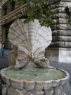 Giovanni Lorenzo Bernini-Fontana delle Api-Piazza Barberini.jpg