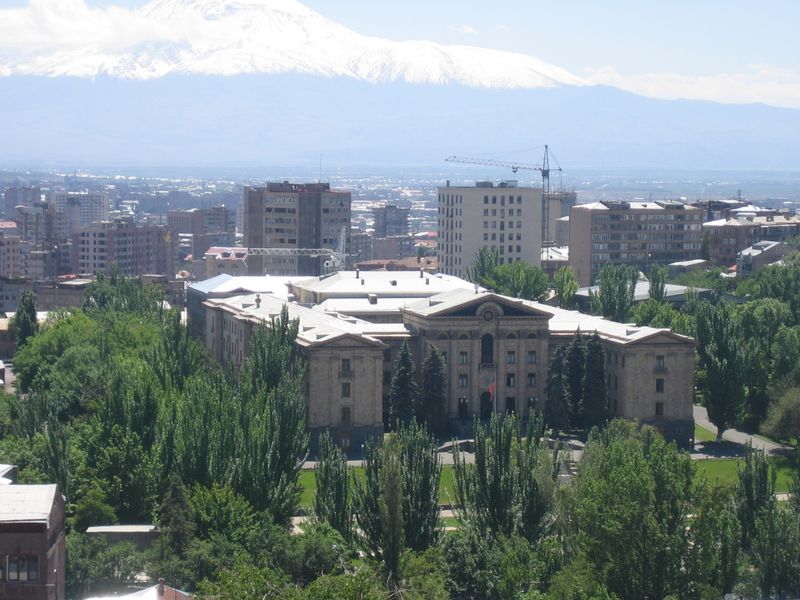 ملف:Armenian parliament building.jpg