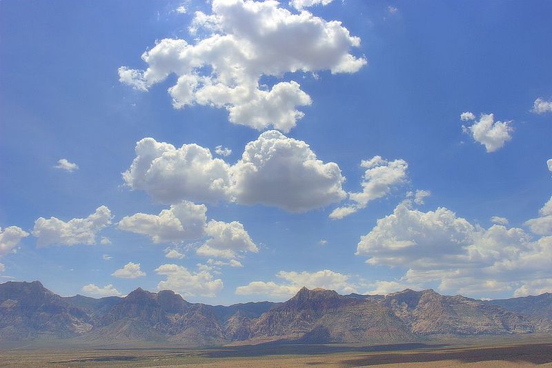 ملف:Cumulus mediocris clouds redrock.jpg