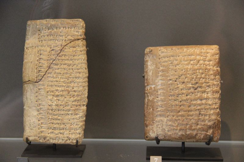 ملف:Cuneiform Clay Tablets from Amorite Kingdom of Mari, 1st Half of 2nd Mill. BC.jpg