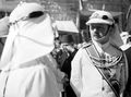 جلوب باشا، القائد البريطاني للجيش الأردني، بصق الأهالي العرب عليه في الضفة الغربية لتسليمه اللد والرملة لليهود.
