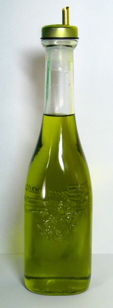 ملف:Italian olive oil 2007.jpg