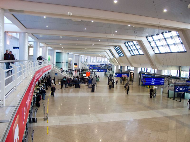 ملف:Aeroport Houari Boumediene IMG 1374.JPG