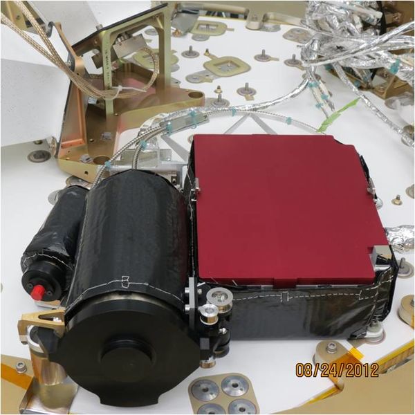 ملف:LADEE's instrument Ultraviolet and Visible Light Spectrometer (UVS) Acd13-0051-008-uvs.jpg