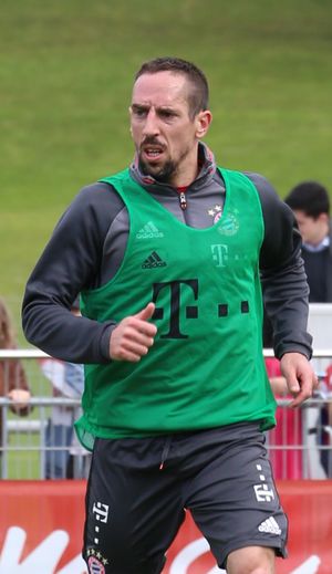 Franck Ribery Training 2017-05 FC Bayern Muenchen-1 (cropped).jpg