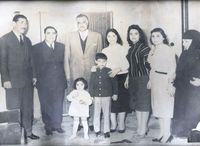 الرئيس جمال عبد الناصر في زيارة خاصة لمنزل محافظ حماة ياسين فرجاني حيث نام بمنزله مرتين وكان معه المشير عبد الحكيم عامر.
