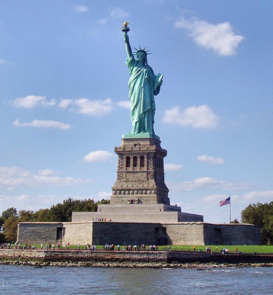 ملف:Liberty-statue-from-front2 crop.jpg