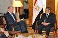 وزير الخارجية الأمريكي جون كري يلتقي الرئيس المصري محمد مرسي، 25 مايو 2013.