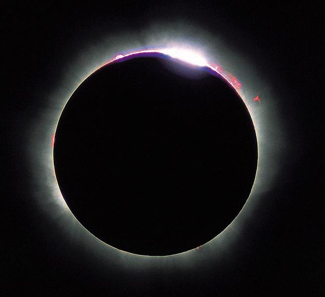 ملف:Solar eclips 1999 6.jpg