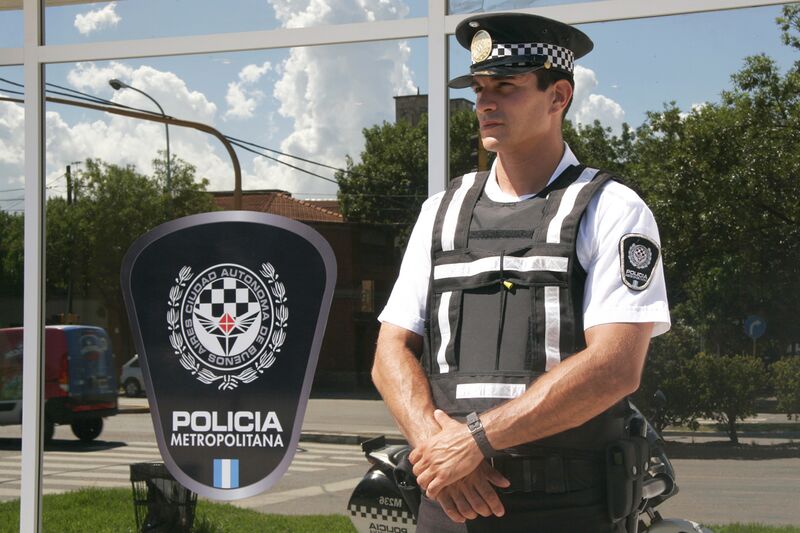 ملف:Personal de la Policia Metropolitana 02.jpg