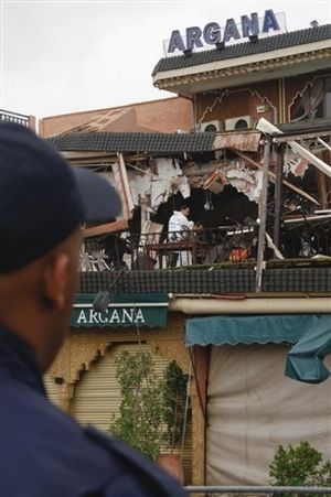 الطابق الثاني بمقهى أركانة بعد التفجير 29 أبريل 2011.jpg