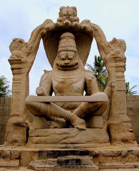ملف:Ugranarasimha statue at Hampi dtv.JPG