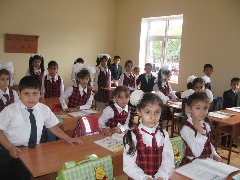 ملف:Barda High School in Azerbaijan.jpg