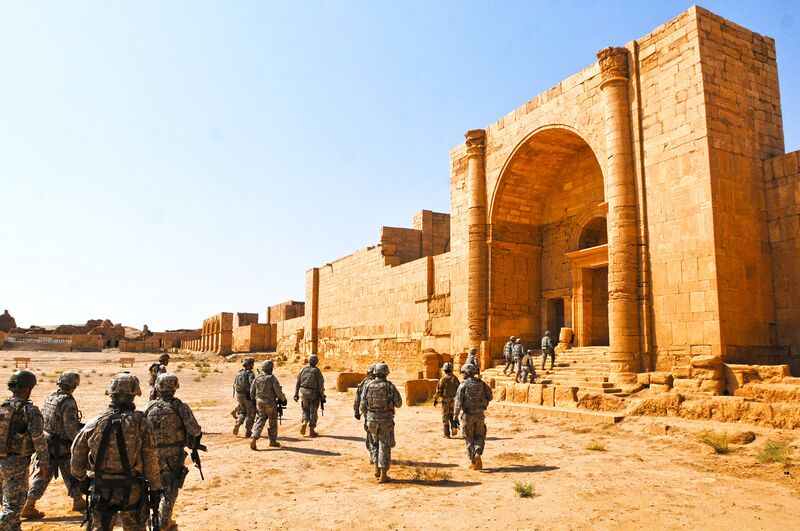 ملف:Crazy Troop Visit Ancient Ruins of Hatra 2.jpg