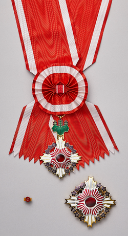 Grand Cordon of the Order of the Paulownia Flowers.png
