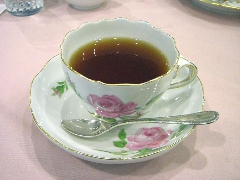 ملف:Meissen-teacup pinkrose01.jpg