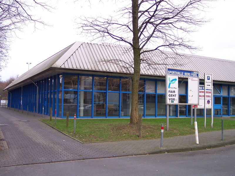 ملف:Sporthalle Berg Fidel Münster.jpg