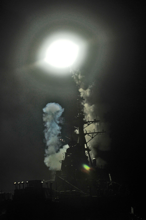USS Barry fires Tomahawk missile Libya.png