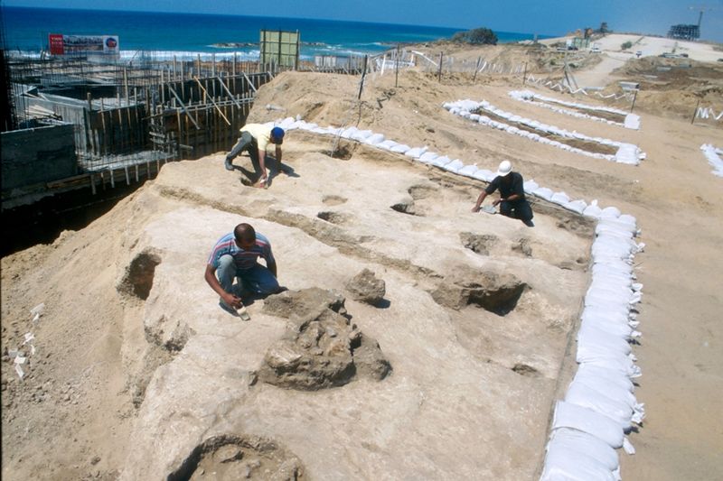 ملف:Ashkelon Pre-Pottery Neolithic C site.jpg