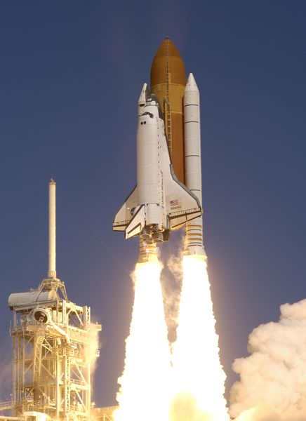 ملف:ShuttleAtlantis launch.jpg