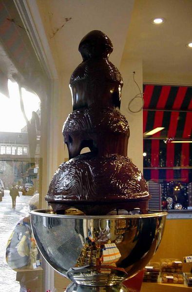 ملف:Chocolate fountain.jpg
