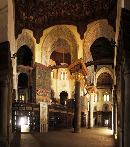 ملف:Flickr - HuTect ShOts - Interior view 2 - The Complex of Sultan Qalawun مجمع السلطان قلاوون - El.Muiz Le Din Allah Street - Cairo - Egypt - 29 05 2010.jpg